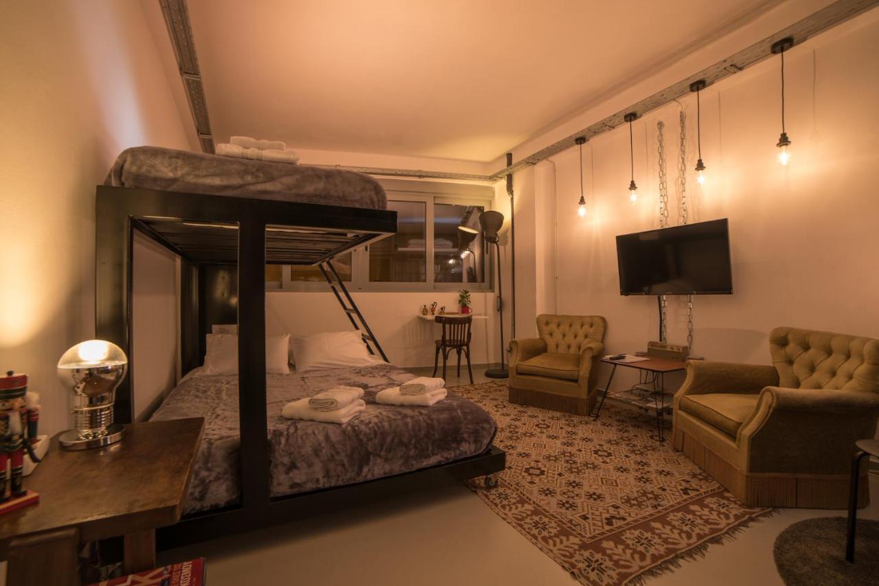 Monastiraki Factory Citycenter- Unspoiled Athens Apartments Buitenkant foto
